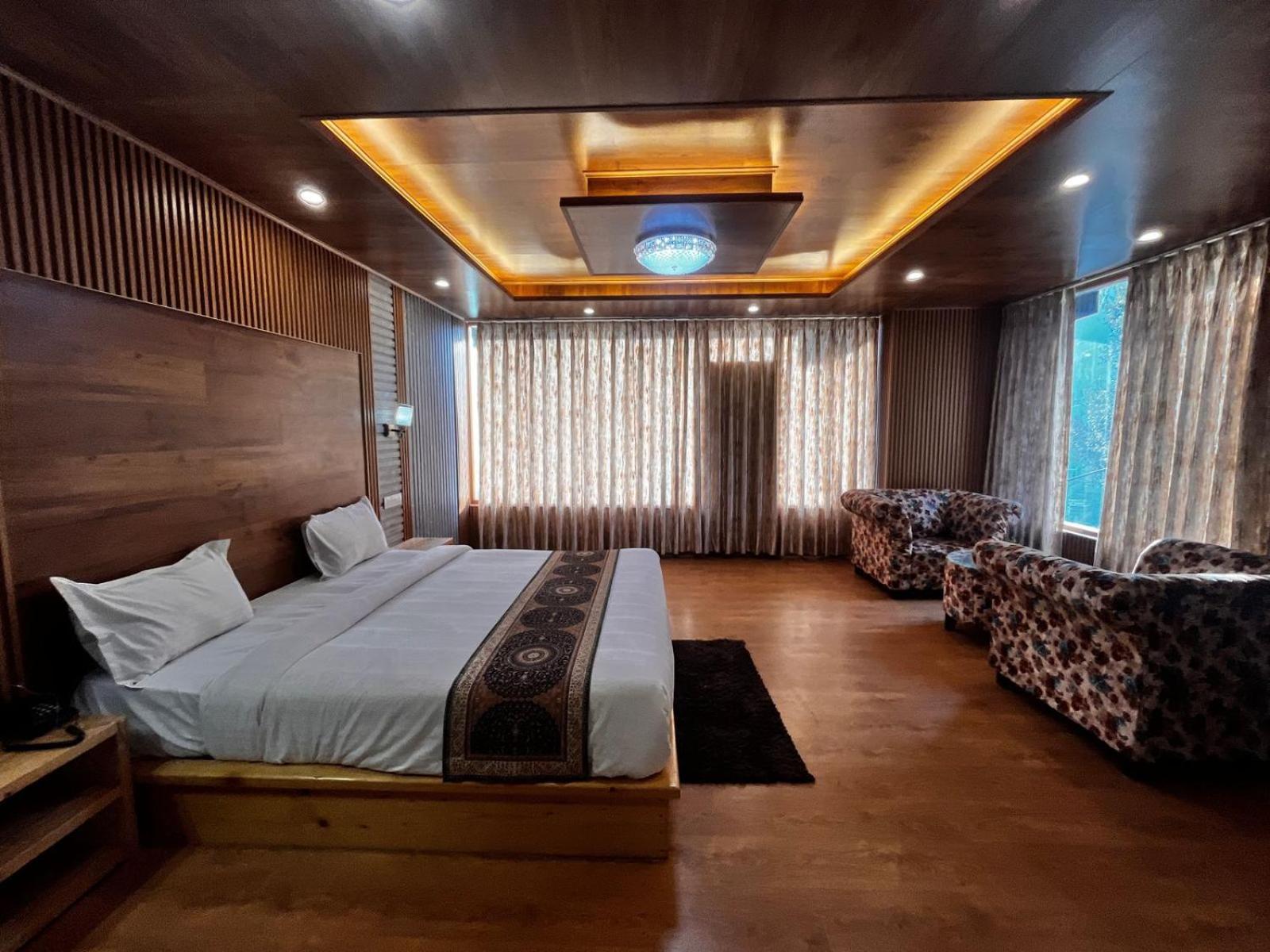 Hotel Himalayan Resort, - !! Riverside !! Big Garden With Bonfire !! Guest Preferred !! Scenic River & Mountain View !! Big Parking !! Luxury Balcony !! Playing Zone !! Of The Year Manali (Himachal Pradesh)