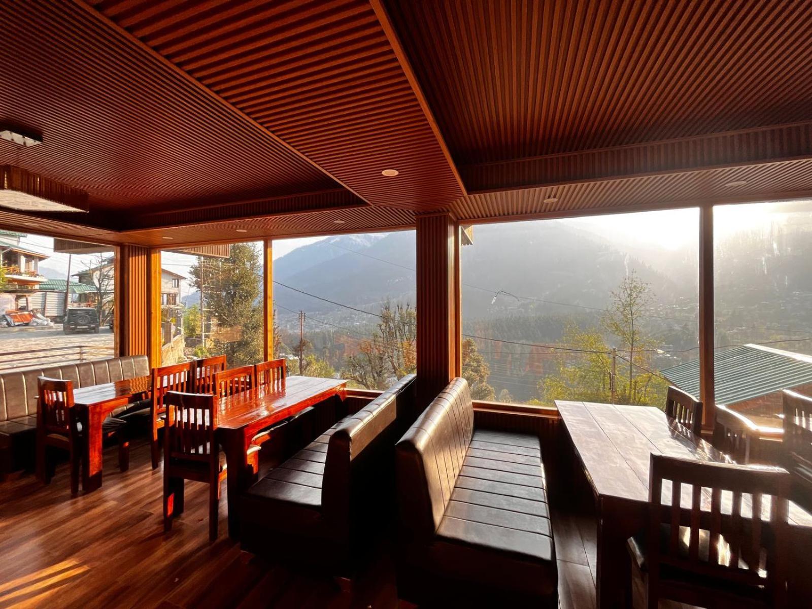 Hotel Himalayan Resort, - !! Riverside !! Big Garden With Bonfire !! Guest Preferred !! Scenic River & Mountain View !! Big Parking !! Luxury Balcony !! Playing Zone !! Of The Year