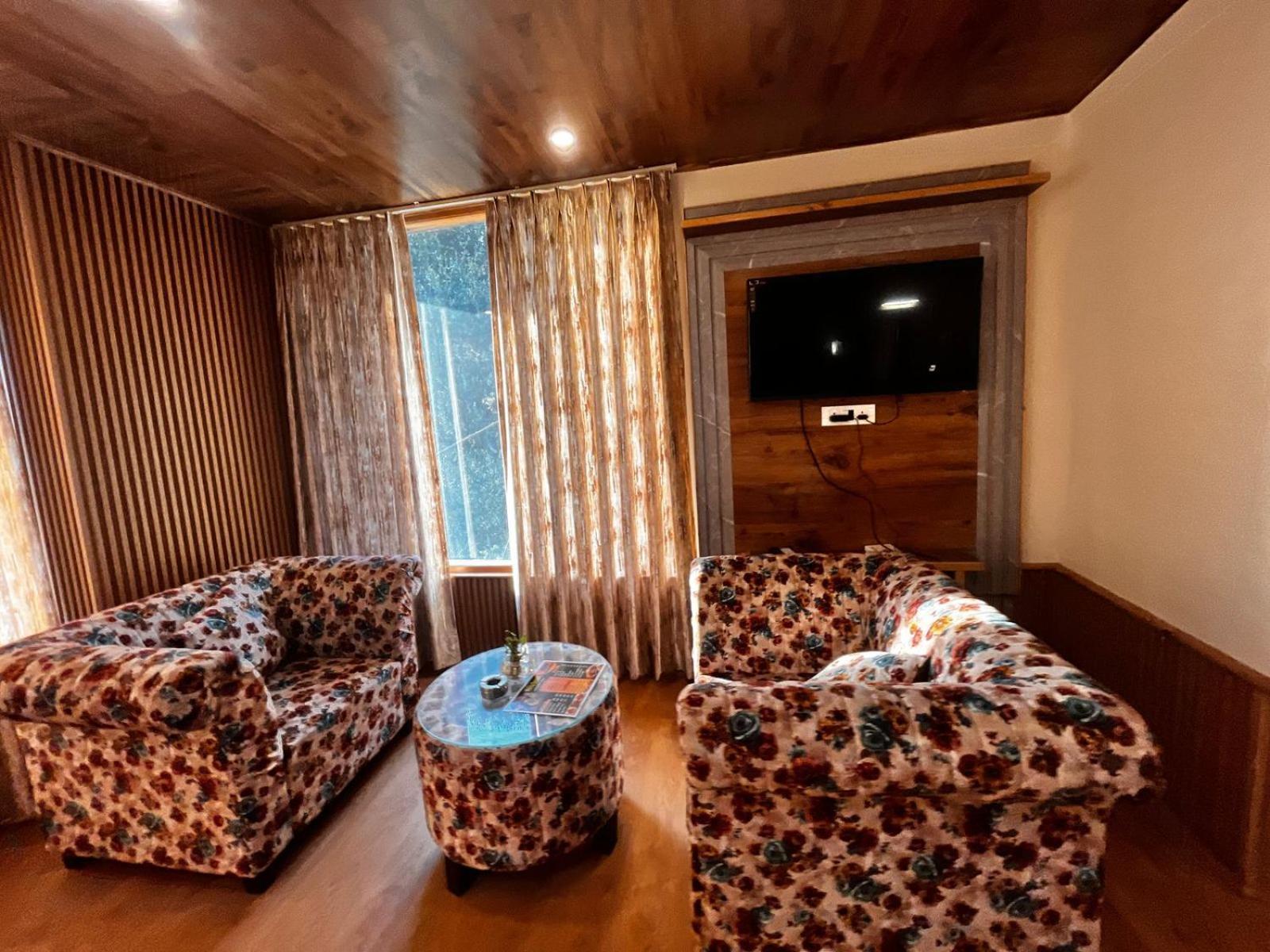 Himalayan Resort, - !! Riverside !! Big Garden With Bonfire !! Guest Preferred !! Scenic River & Mountain View !! Big Parking !! Luxury Balcony !! Playing Zone !! Of The Year Hotel *