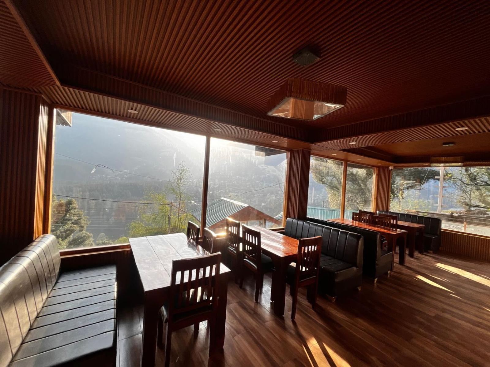 Hotel Himalayan Resort, - !! Riverside !! Big Garden With Bonfire !! Guest Preferred !! Scenic River & Mountain View !! Big Parking !! Luxury Balcony !! Playing Zone !! Of The Year