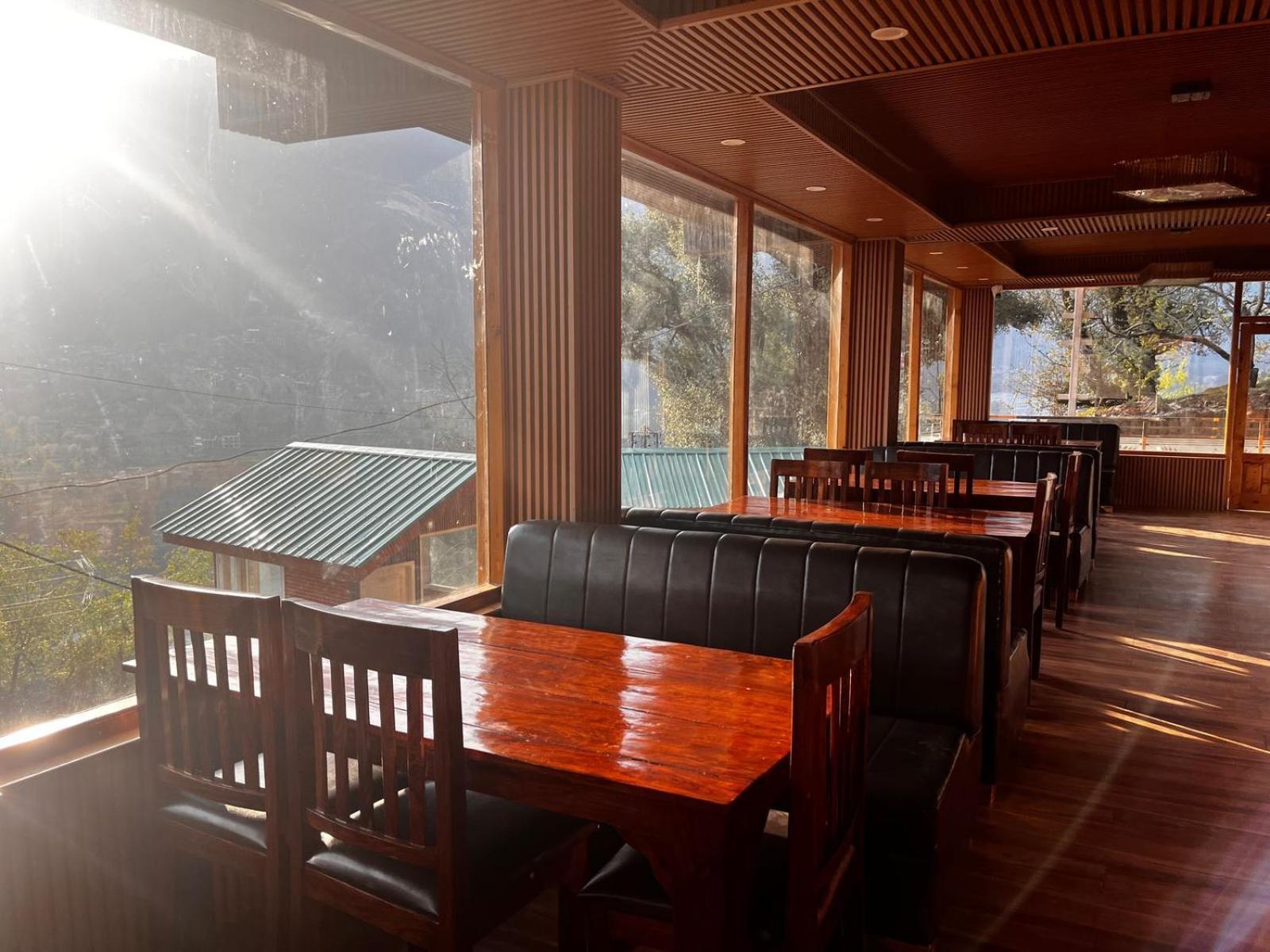 Hotel Himalayan Resort, - !! Riverside !! Big Garden With Bonfire !! Guest Preferred !! Scenic River & Mountain View !! Big Parking !! Luxury Balcony !! Playing Zone !! Of The Year *