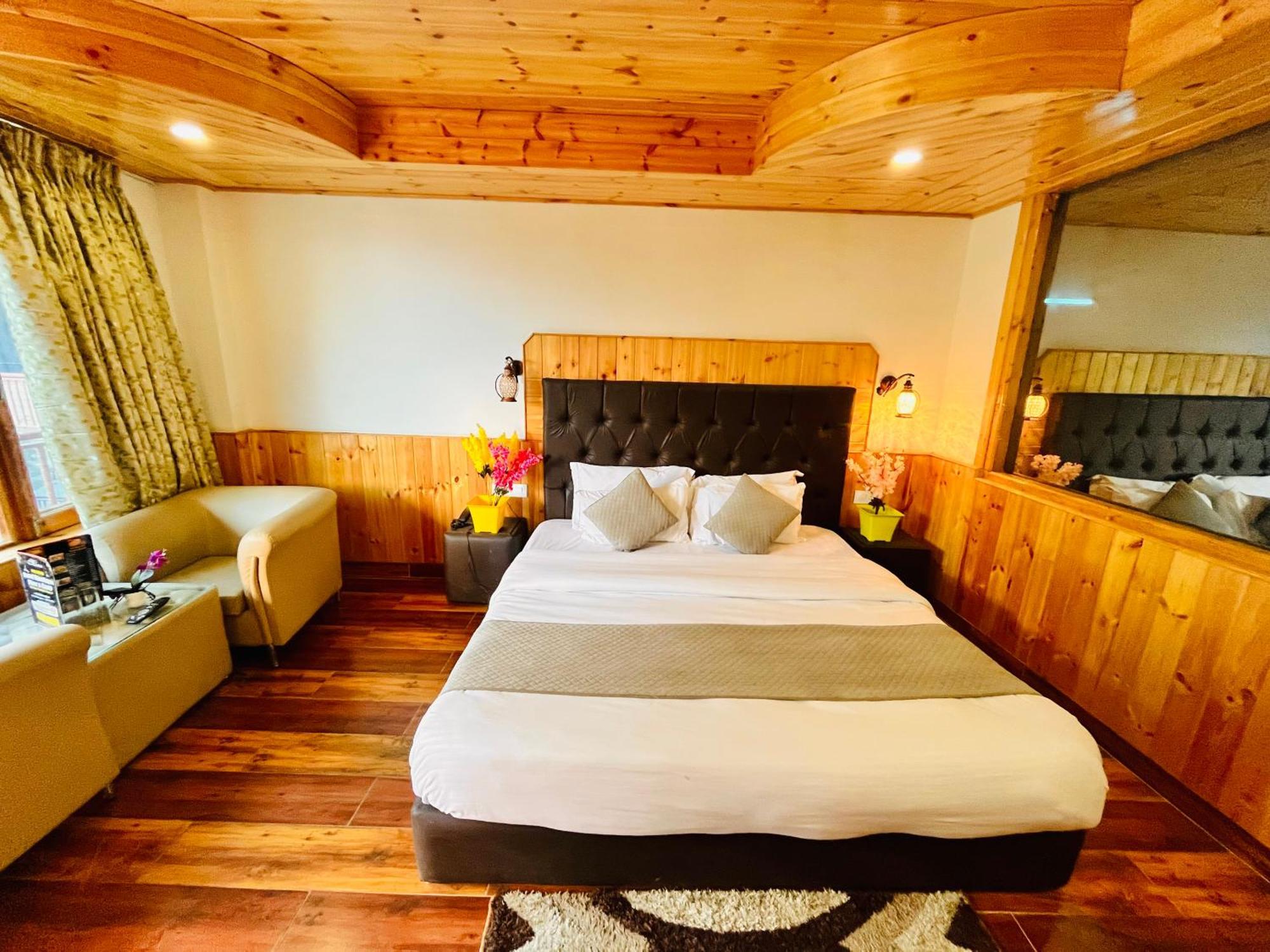 Himalayan Resort, - !! Riverside !! Big Garden With Bonfire !! Guest Preferred !! Scenic River & Mountain View !! Big Parking !! Luxury Balcony !! Playing Zone !! Of The Year