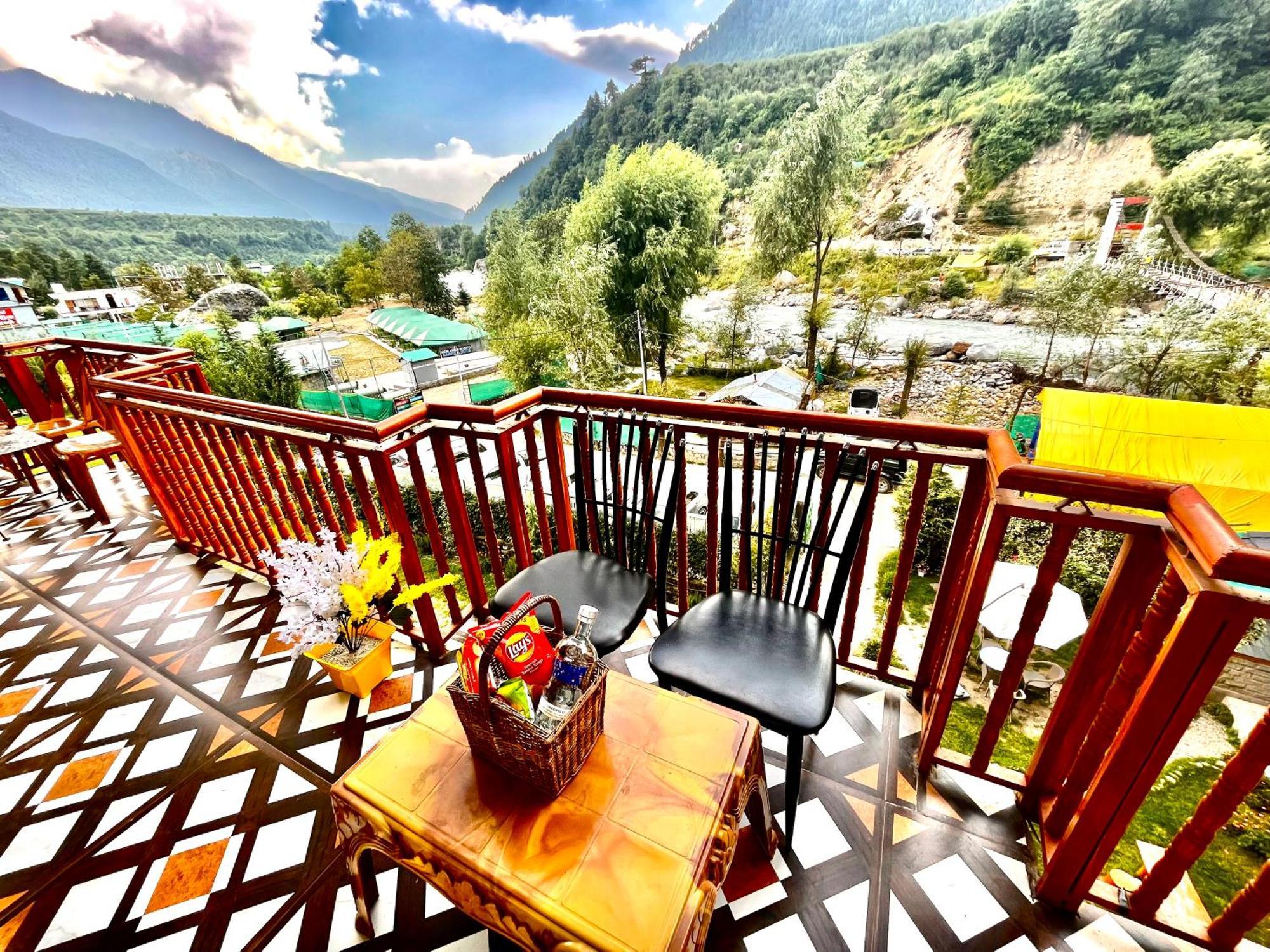 Hotel Himalayan Resort, - !! Riverside !! Big Garden With Bonfire !! Guest Preferred !! Scenic River & Mountain View !! Big Parking !! Luxury Balcony !! Playing Zone !! Of The Year Manali (Himachal Pradesh)