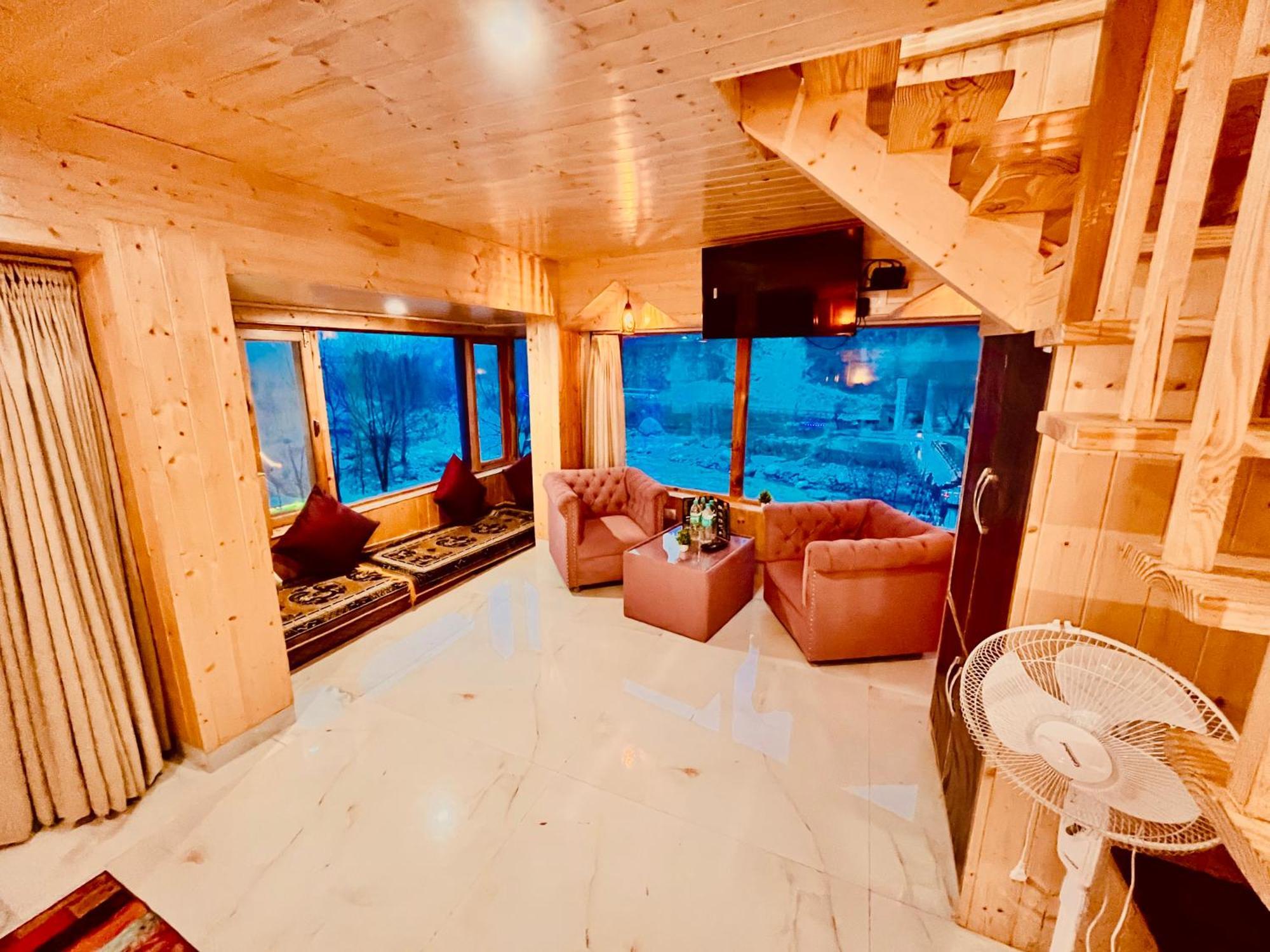 Hotel Himalayan Resort, - !! Riverside !! Big Garden With Bonfire !! Guest Preferred !! Scenic River & Mountain View !! Big Parking !! Luxury Balcony !! Playing Zone !! Of The Year *