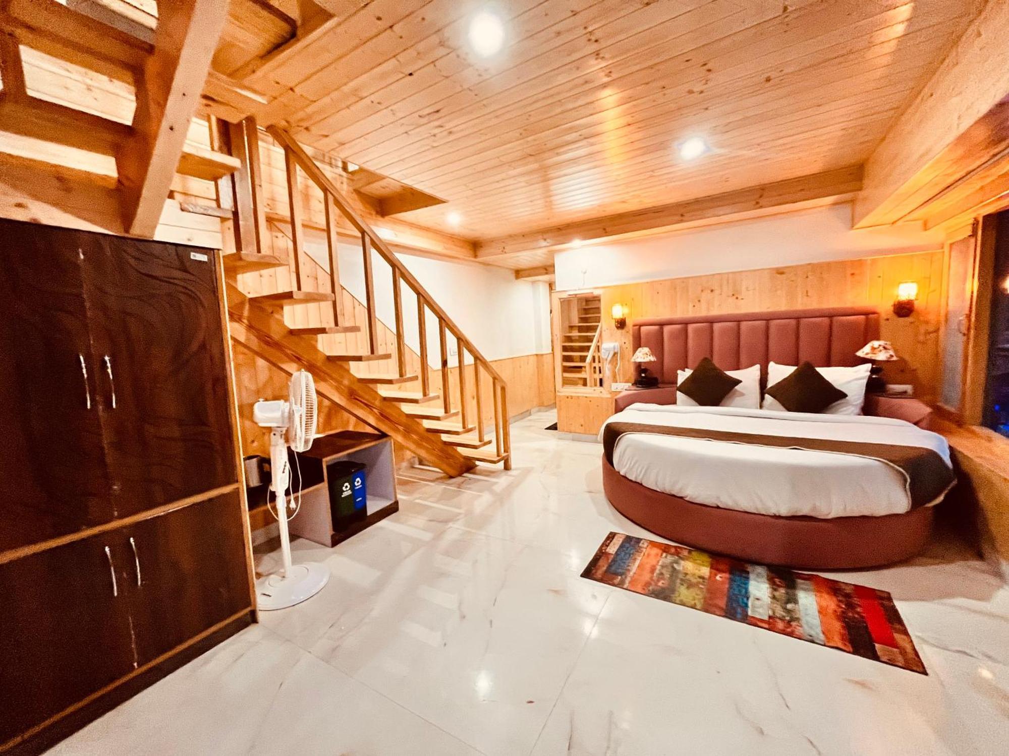 Himalayan Resort, - !! Riverside !! Big Garden With Bonfire !! Guest Preferred !! Scenic River & Mountain View !! Big Parking !! Luxury Balcony !! Playing Zone !! Of The Year *